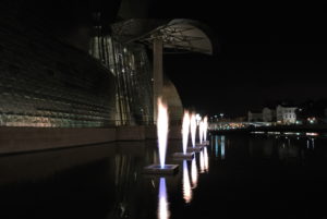 El Guggenheim de noche. Bilbao.
