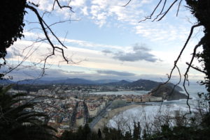 Esta perspectiva de San Sebastián no es de las mas habituales pero es muy original.