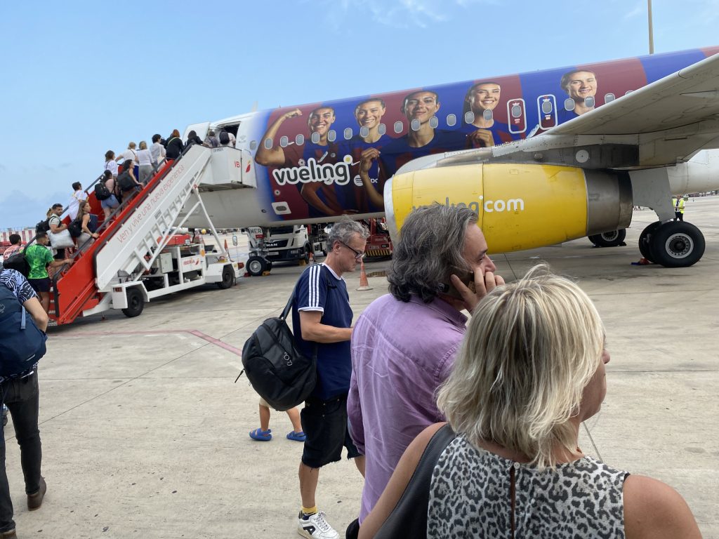 Avión Vueling Airbus A320 neo equipo femenino Barcelona Futbol Club